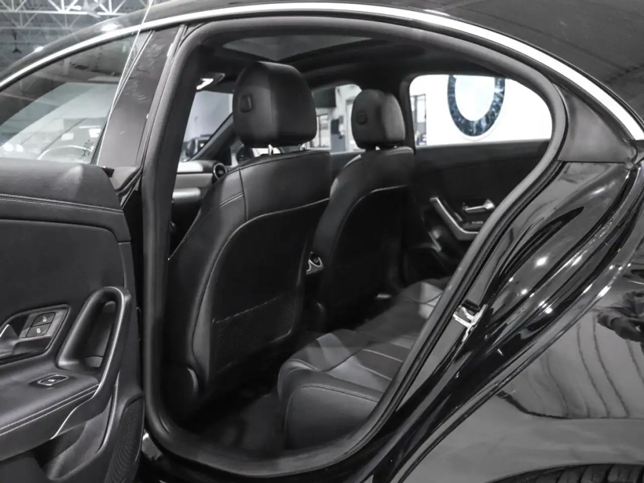 Mercedes-Benz CLA снимка Mercedes-Benz CLA