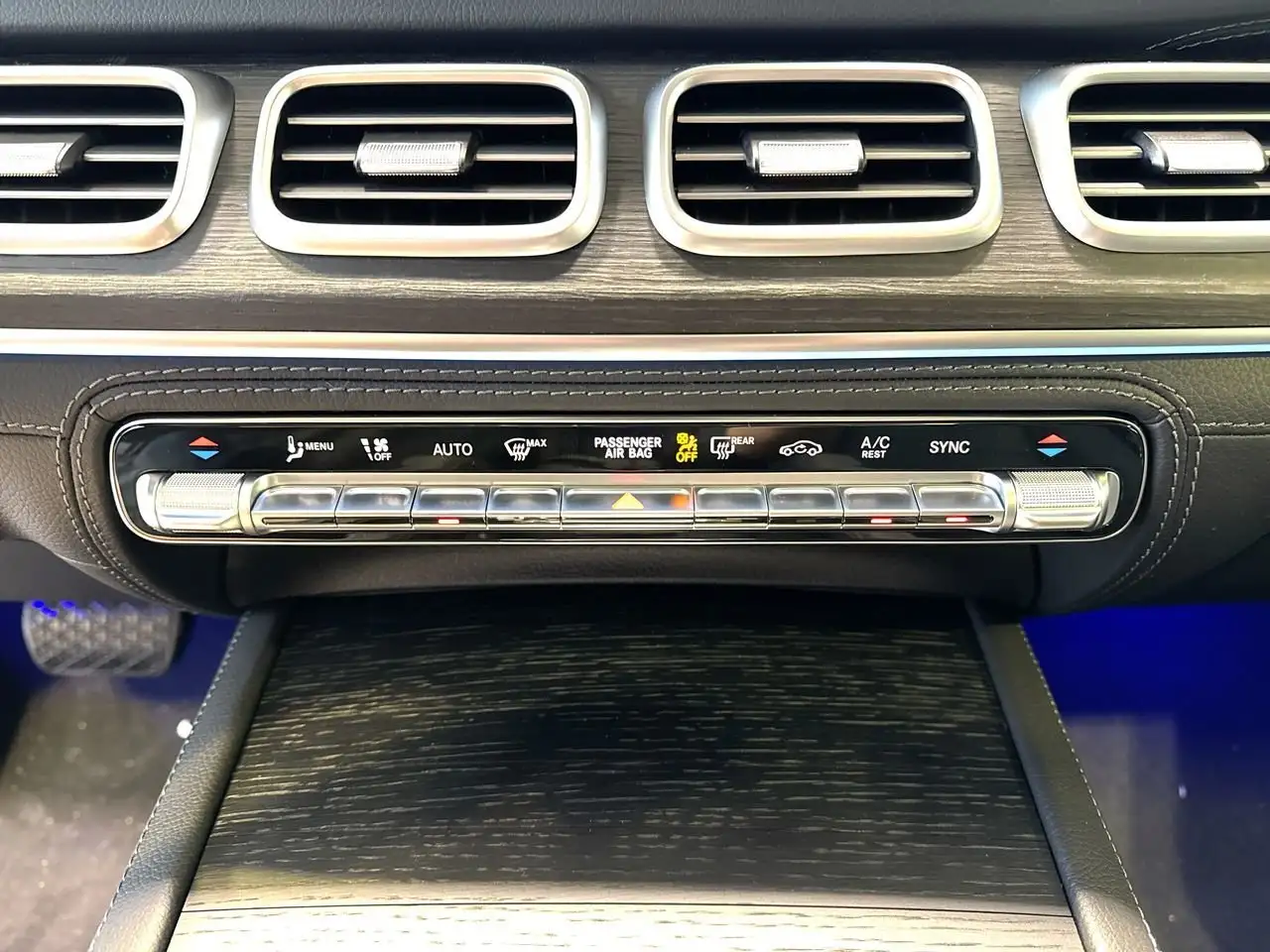 Mercedes-Benz GLE снимка Mercedes-Benz GLE