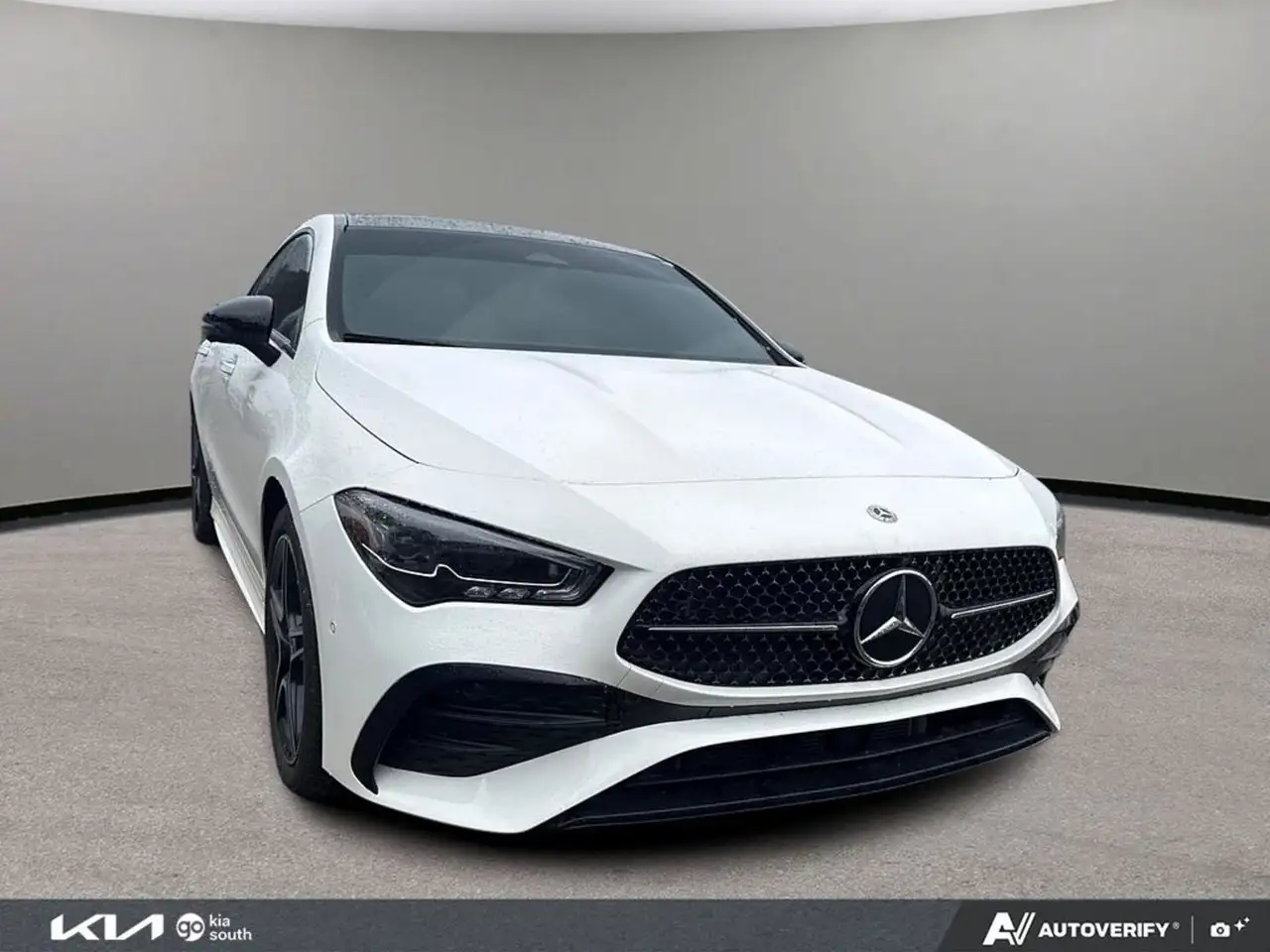 Mercedes-Benz CLA снимка Mercedes-Benz CLA