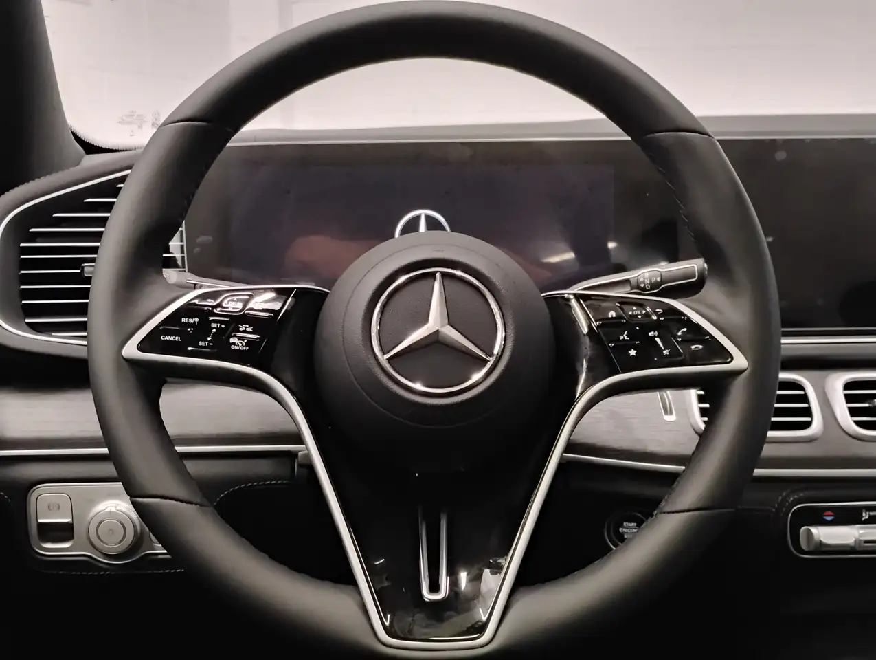 Mercedes-Benz GLE снимка Mercedes-Benz GLE