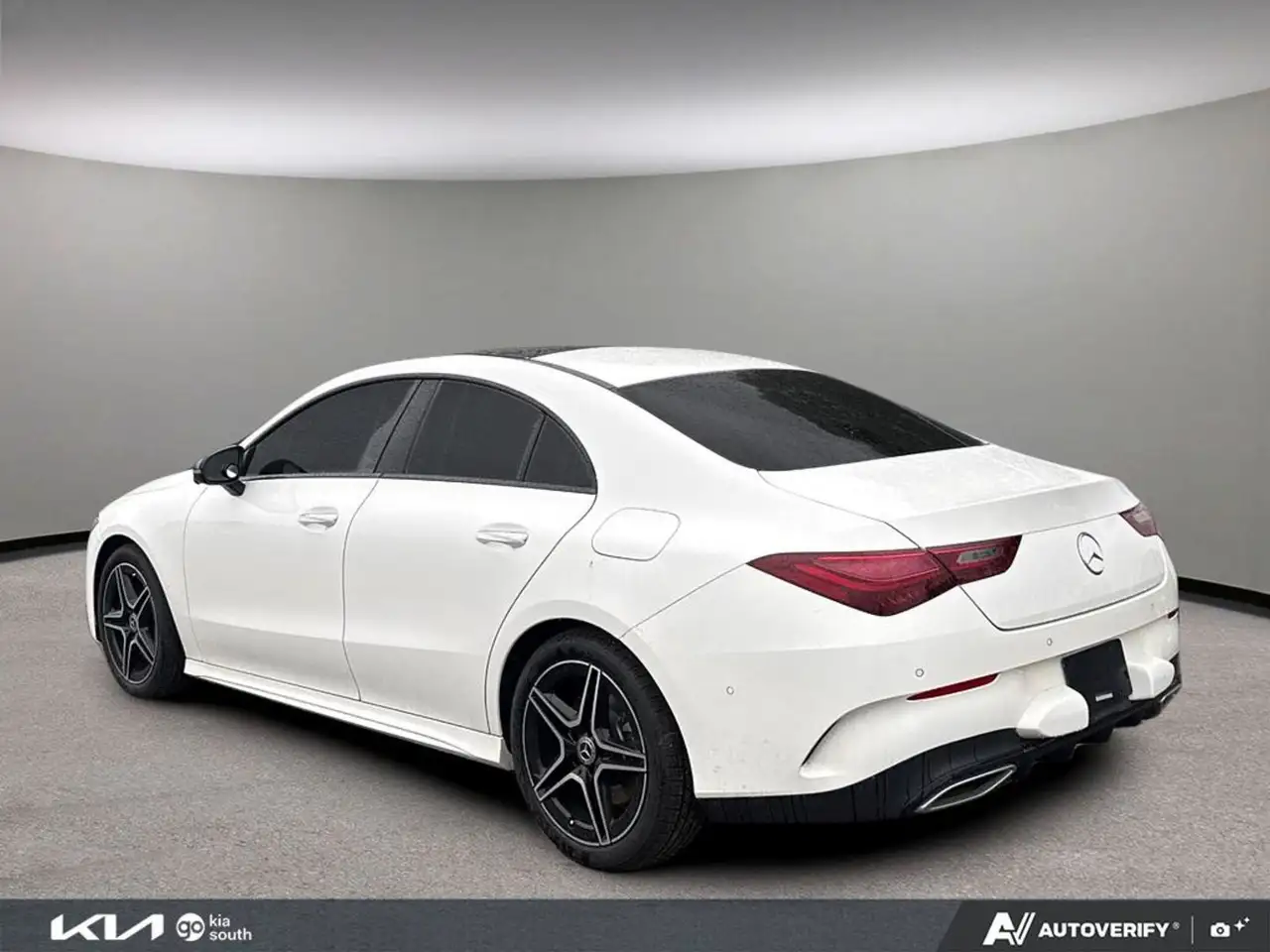 Mercedes-Benz CLA снимка Mercedes-Benz CLA
