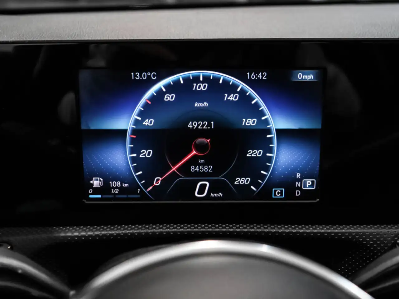 Mercedes-Benz CLA снимка Mercedes-Benz CLA