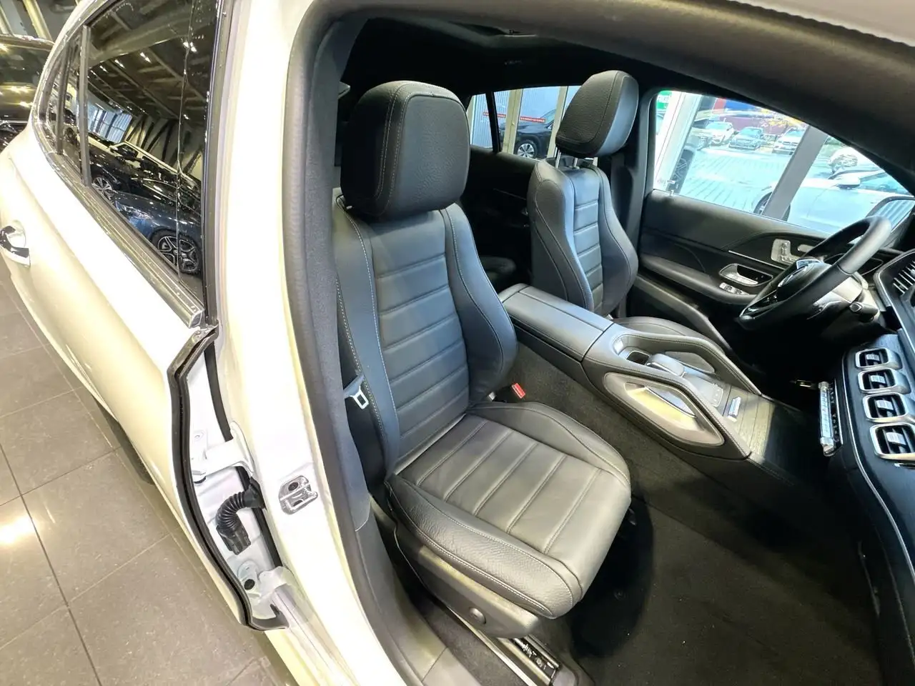 Mercedes-Benz GLE снимка Mercedes-Benz GLE