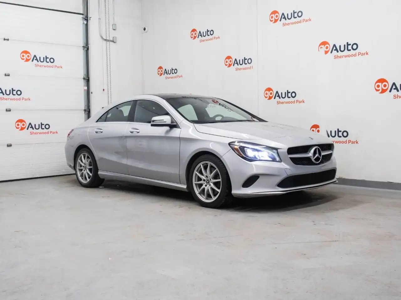 Mercedes-Benz CLA снимка Mercedes-Benz CLA