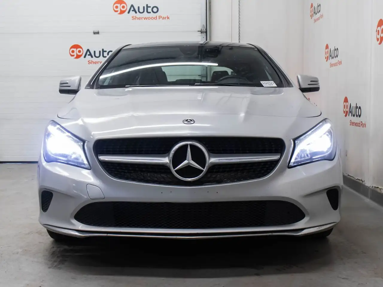 Mercedes-Benz CLA снимка Mercedes-Benz CLA