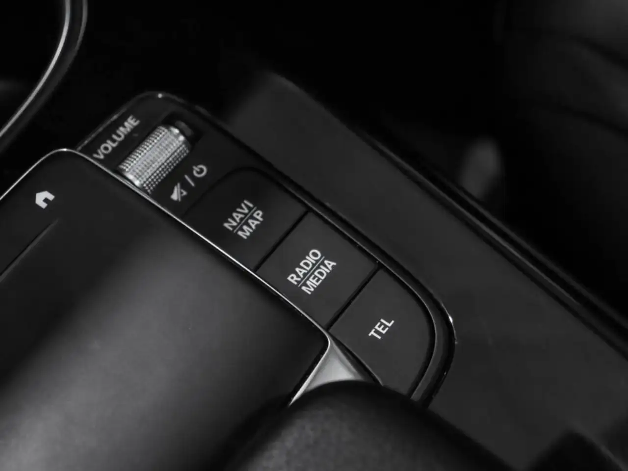 Mercedes-Benz CLA снимка Mercedes-Benz CLA
