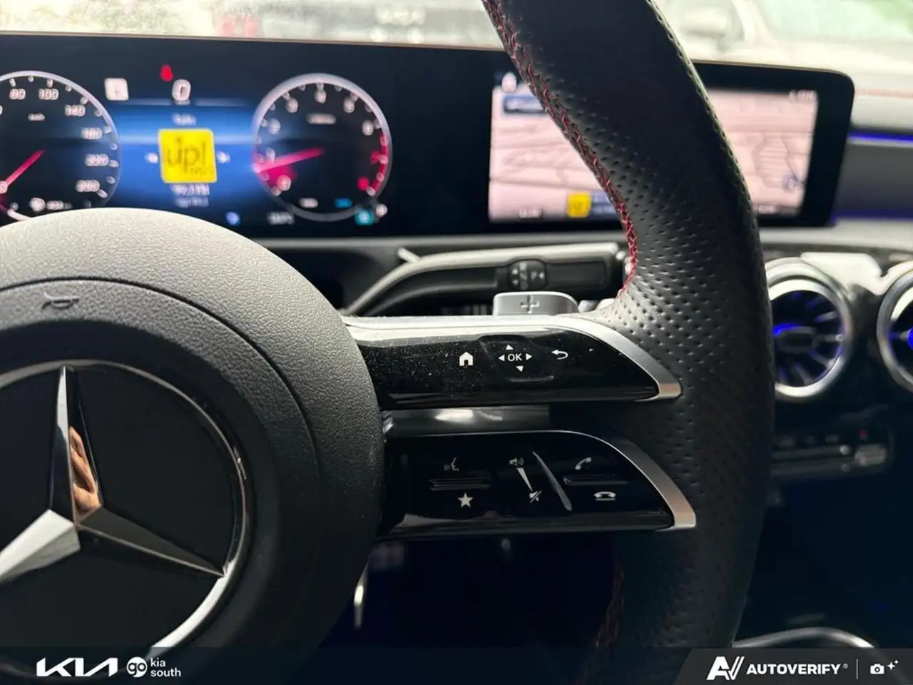 Mercedes-Benz CLA снимка Mercedes-Benz CLA