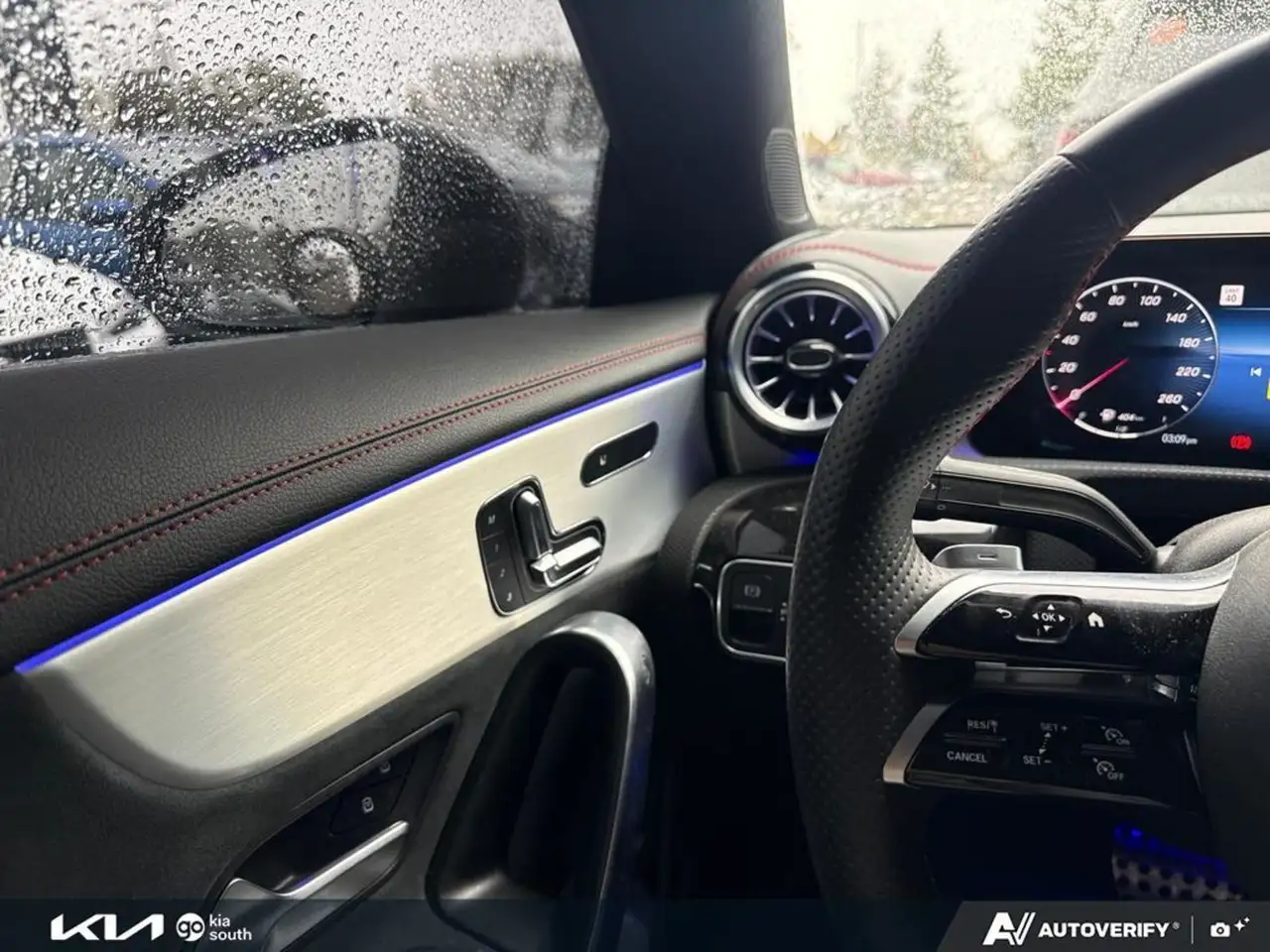 Mercedes-Benz CLA снимка Mercedes-Benz CLA