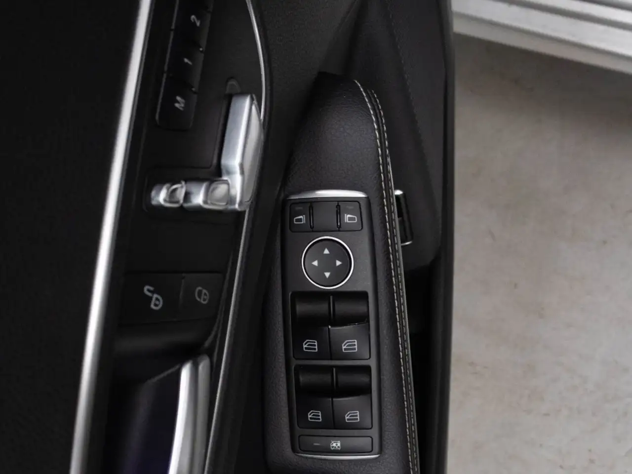 Mercedes-Benz CLA снимка Mercedes-Benz CLA