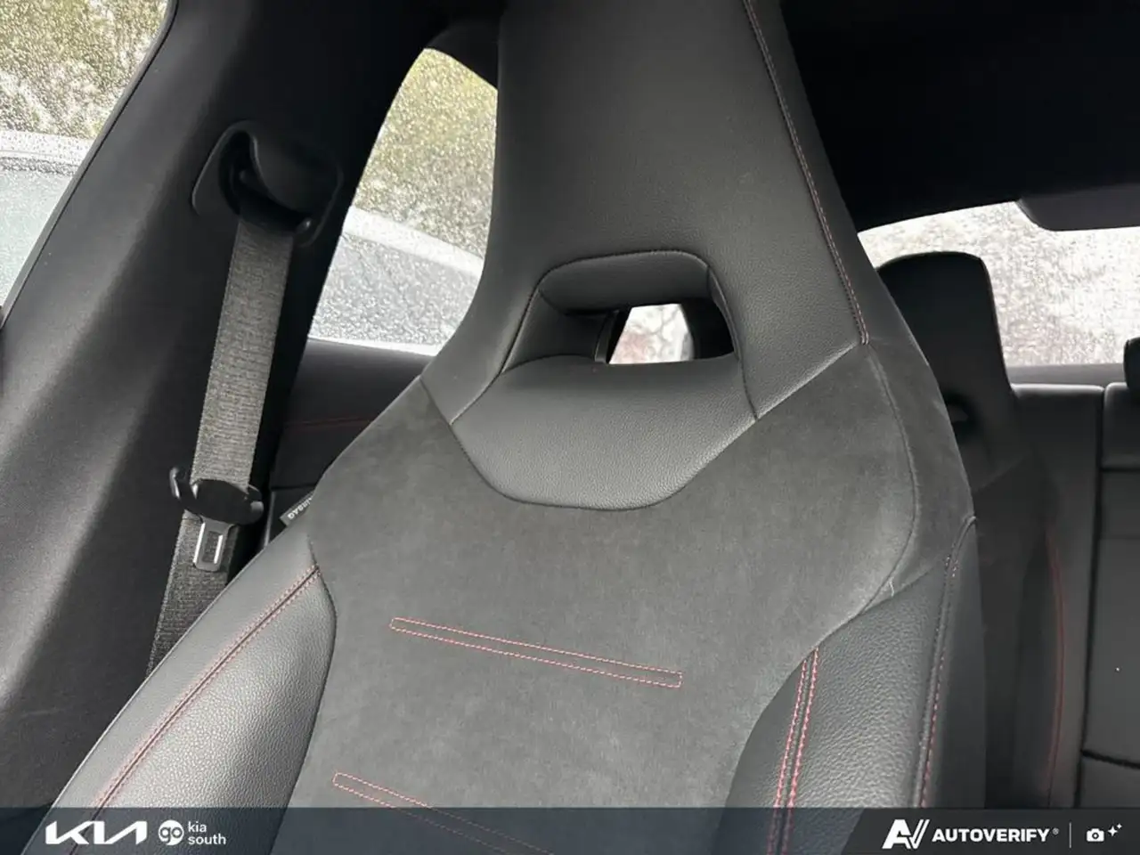 Mercedes-Benz CLA снимка Mercedes-Benz CLA