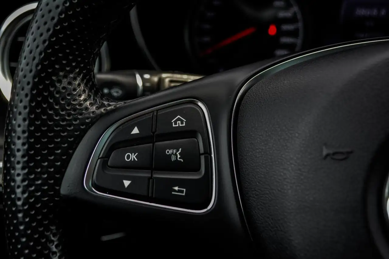 Mercedes-Benz GLC снимка Mercedes-Benz GLC