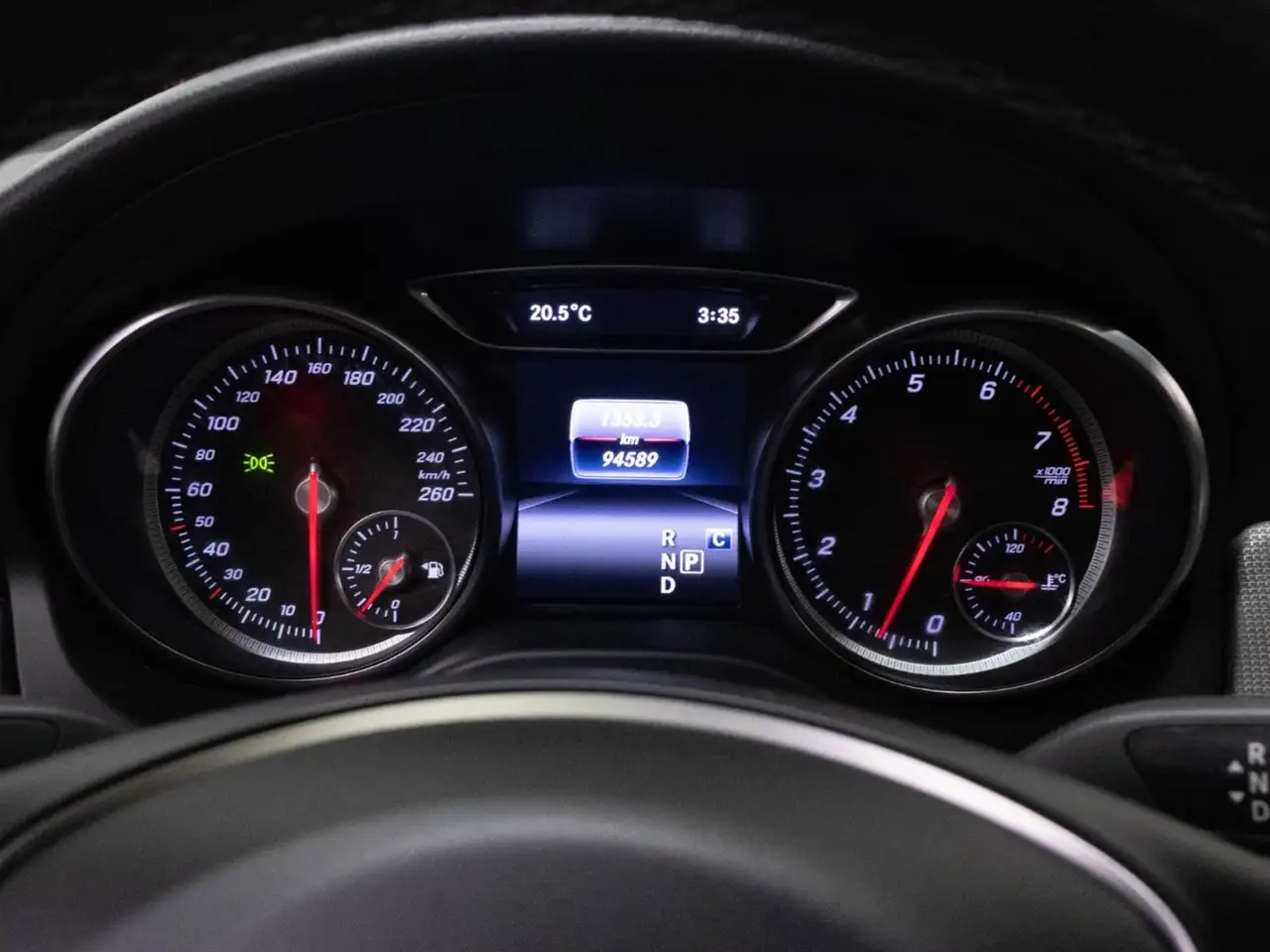 Mercedes-Benz CLA снимка Mercedes-Benz CLA