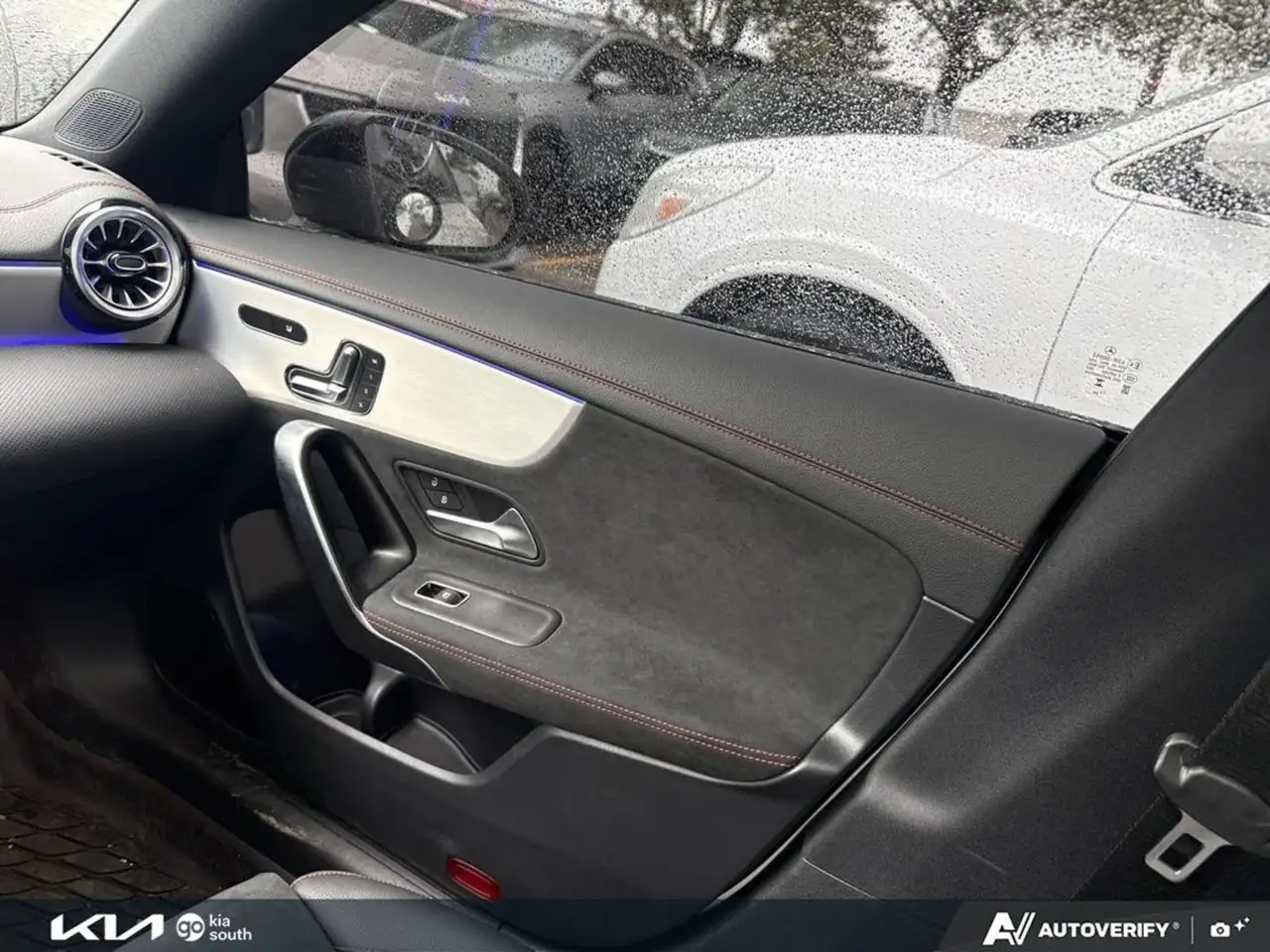Mercedes-Benz CLA снимка Mercedes-Benz CLA