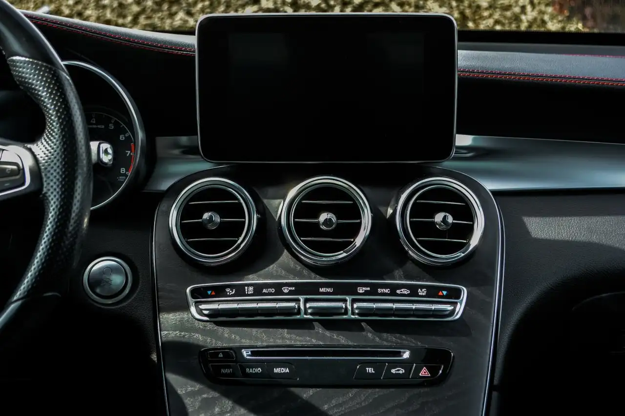 Mercedes-Benz GLC снимка Mercedes-Benz GLC