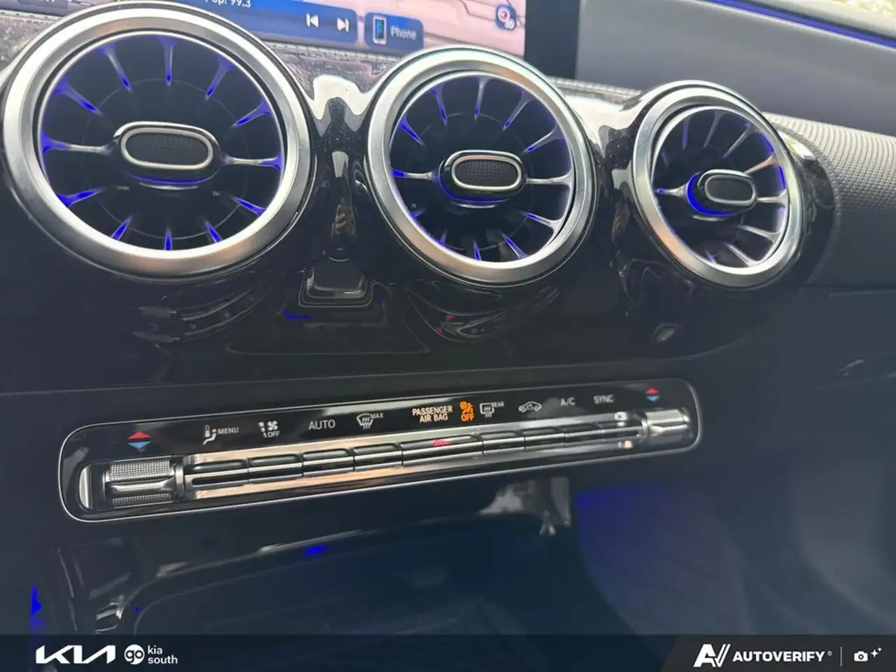 Mercedes-Benz CLA снимка Mercedes-Benz CLA