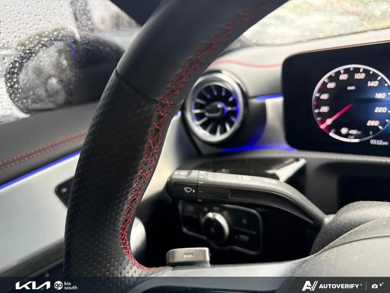 Mercedes-Benz CLA снимка Mercedes-Benz CLA