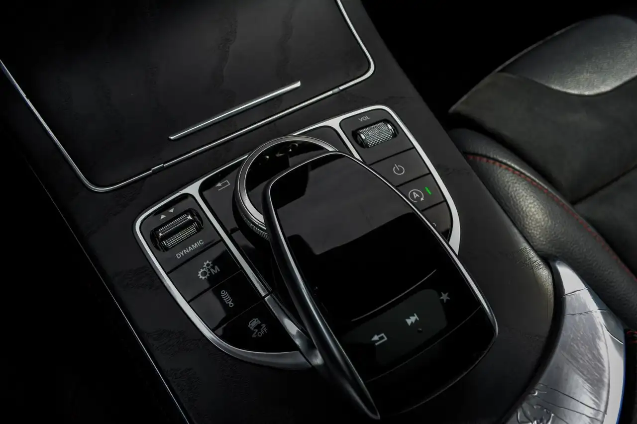 Mercedes-Benz GLC снимка Mercedes-Benz GLC