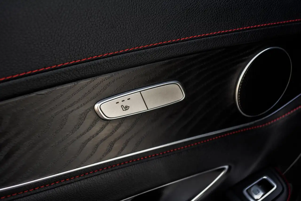 Mercedes-Benz GLC снимка Mercedes-Benz GLC