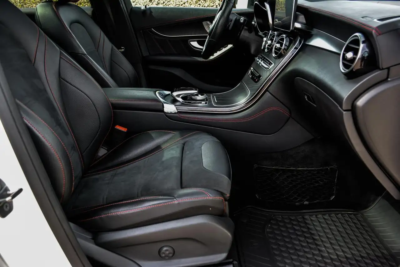 Mercedes-Benz GLC снимка Mercedes-Benz GLC