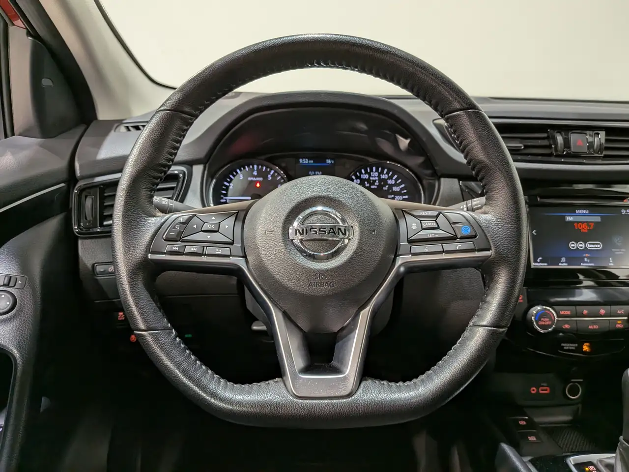 Nissan Qashqai снимка Nissan Qashqai