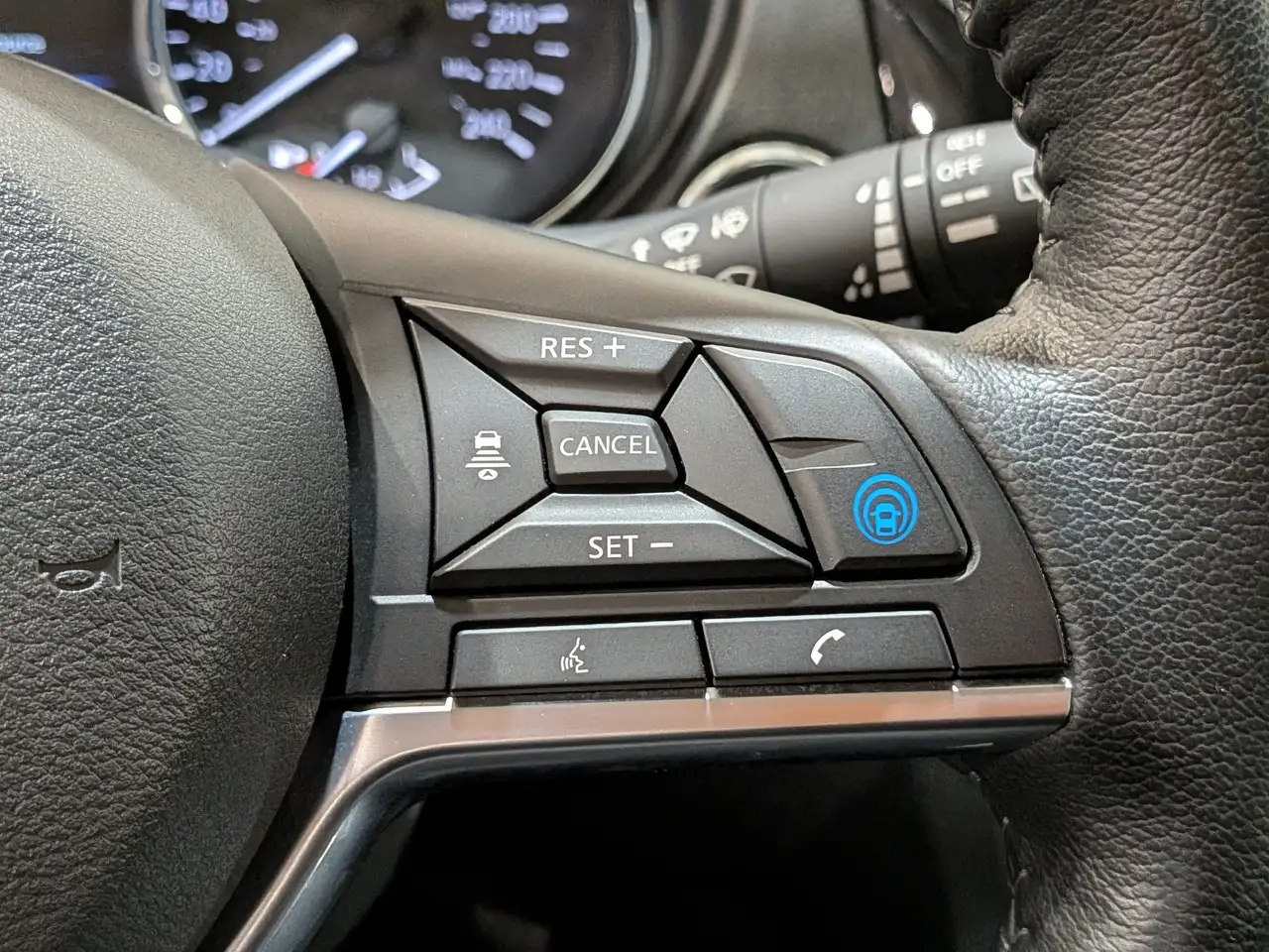 Nissan Qashqai снимка Nissan Qashqai