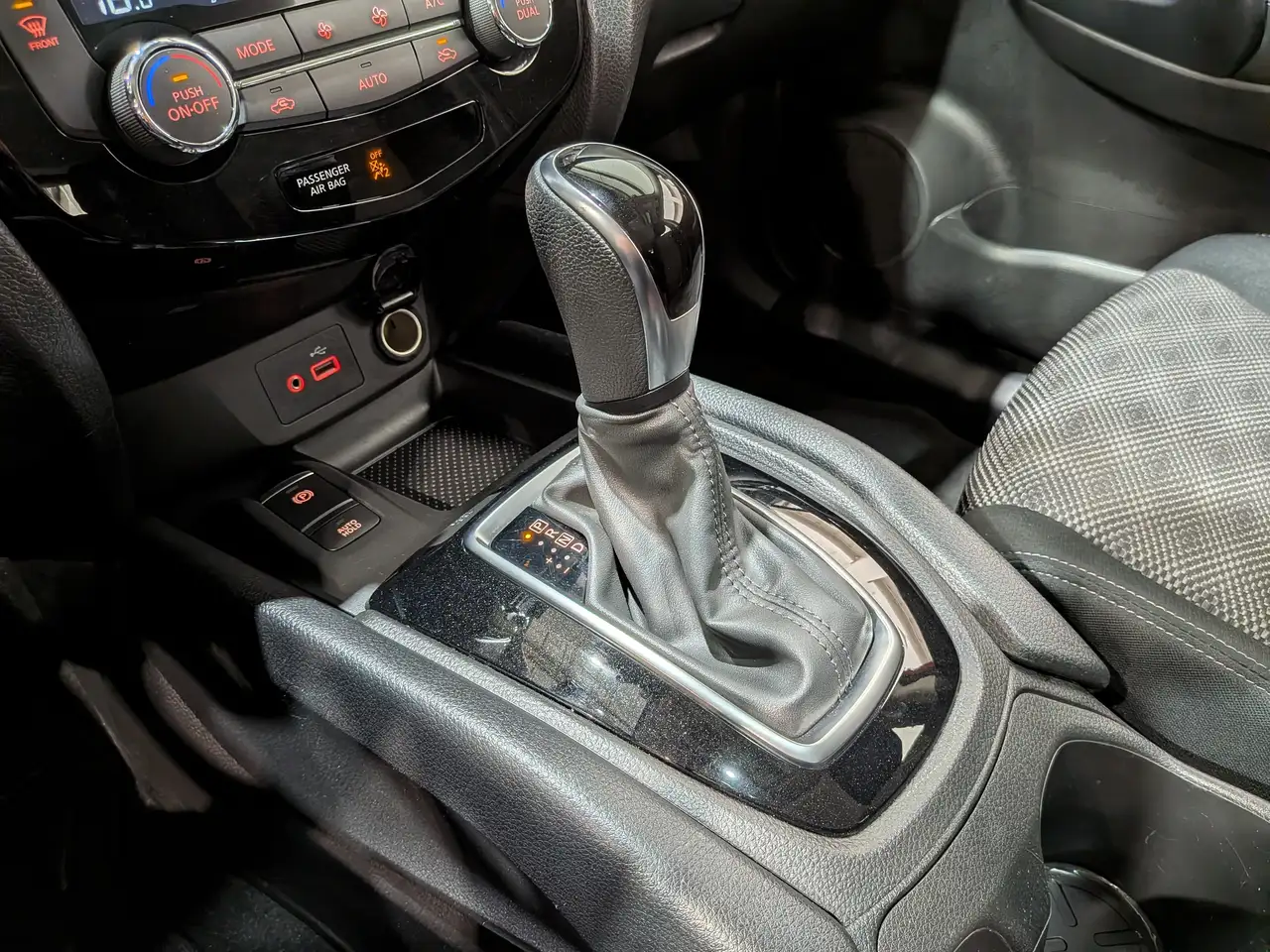 Nissan Qashqai снимка Nissan Qashqai