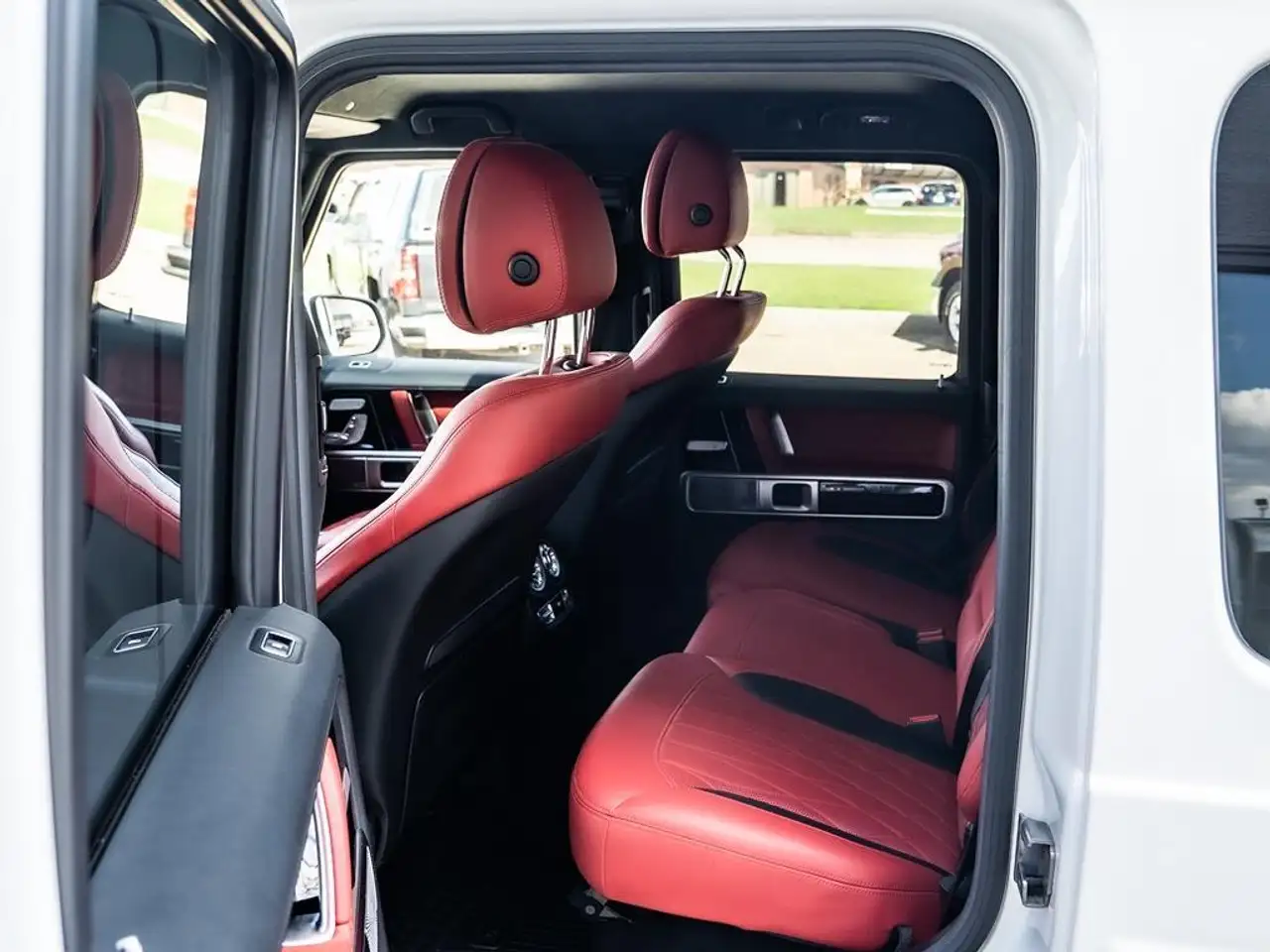 Mercedes-Benz G-Class снимка Mercedes-Benz G-Class
