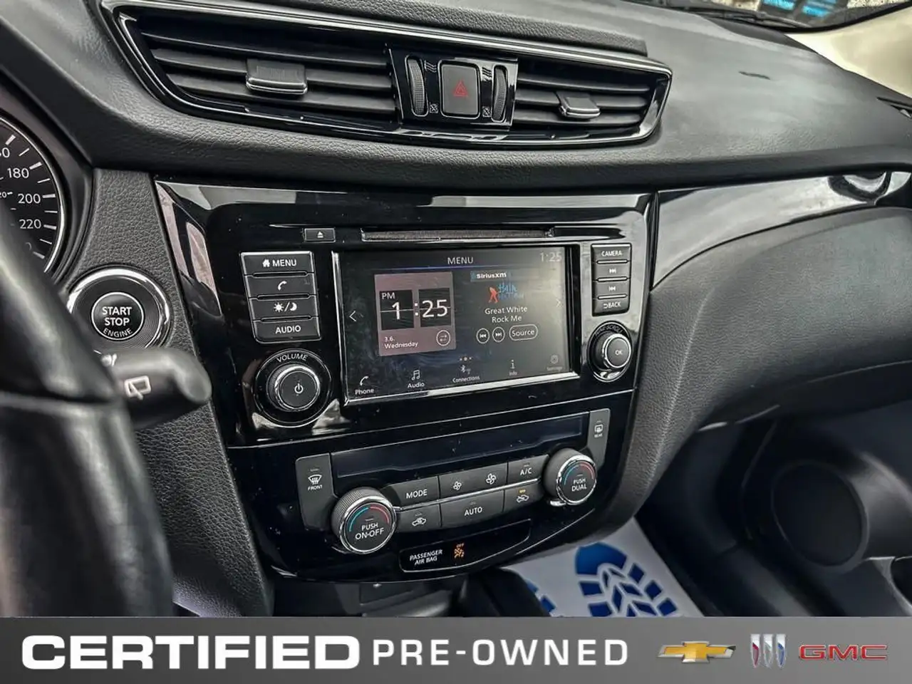 Nissan Qashqai снимка Nissan Qashqai