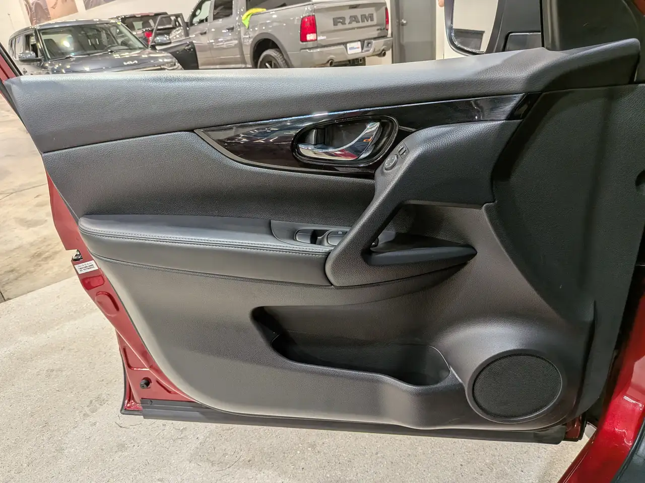 Nissan Qashqai снимка Nissan Qashqai