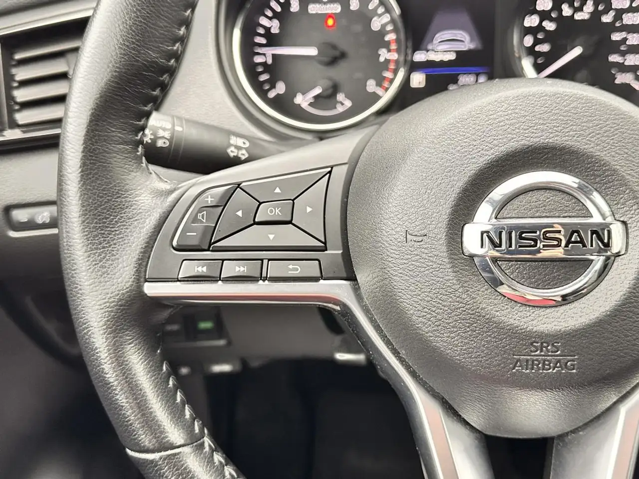 Nissan Qashqai снимка Nissan Qashqai