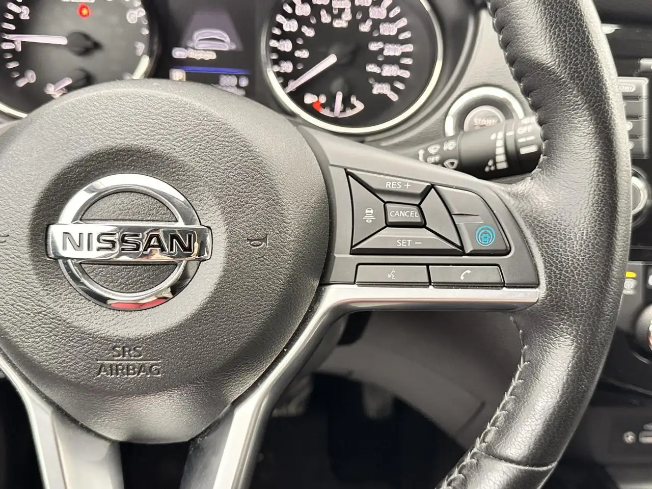 Nissan Qashqai снимка Nissan Qashqai