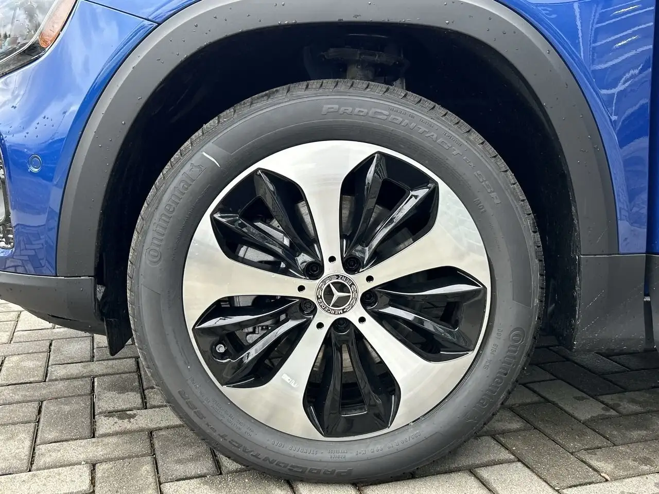 Mercedes-Benz GLB снимка Mercedes-Benz GLB
