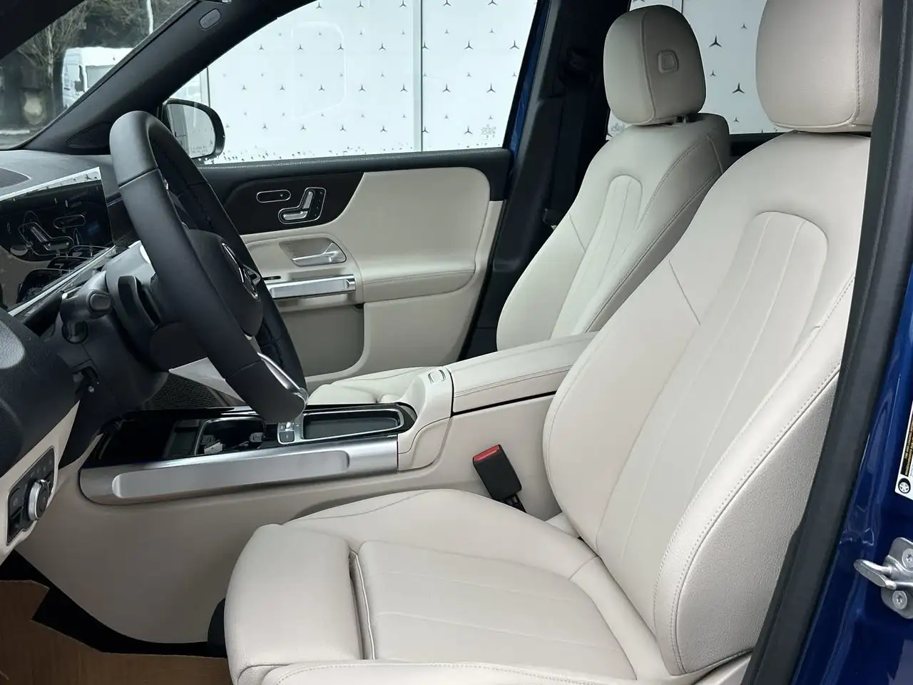 Mercedes-Benz GLB снимка Mercedes-Benz GLB