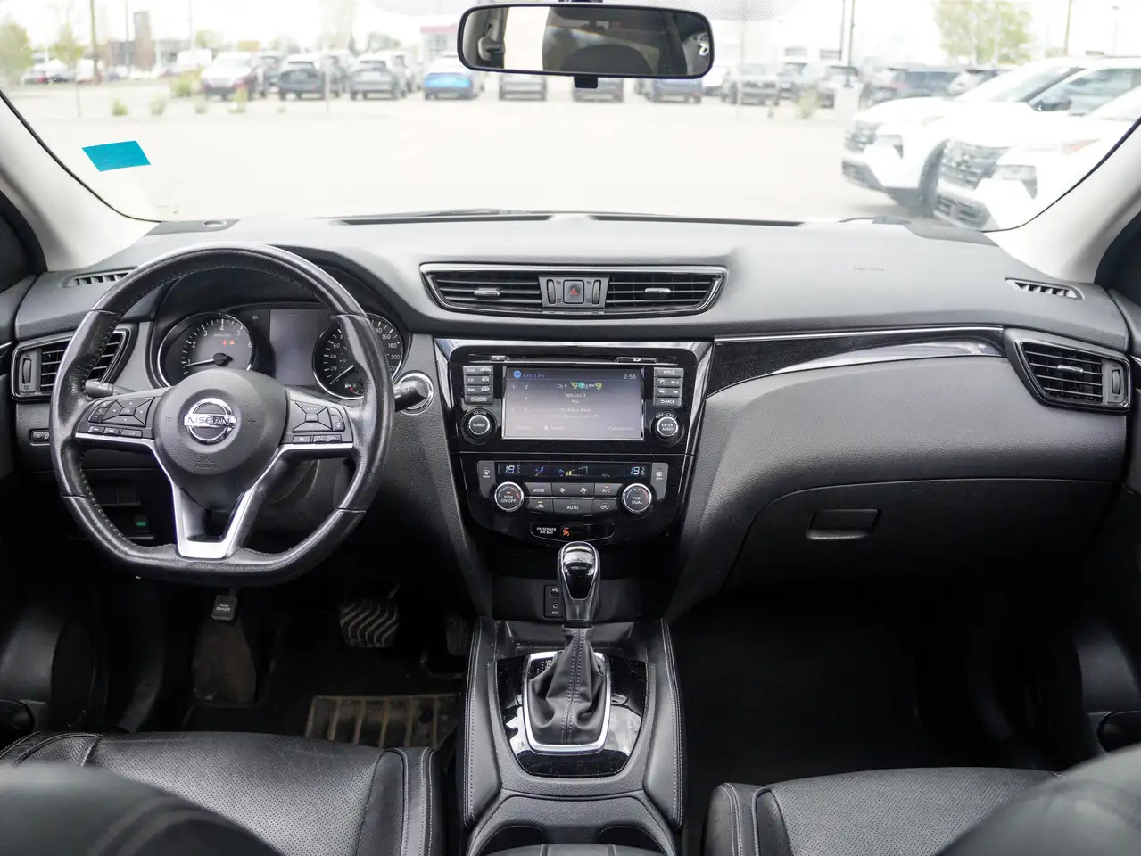 Nissan Qashqai снимка Nissan Qashqai