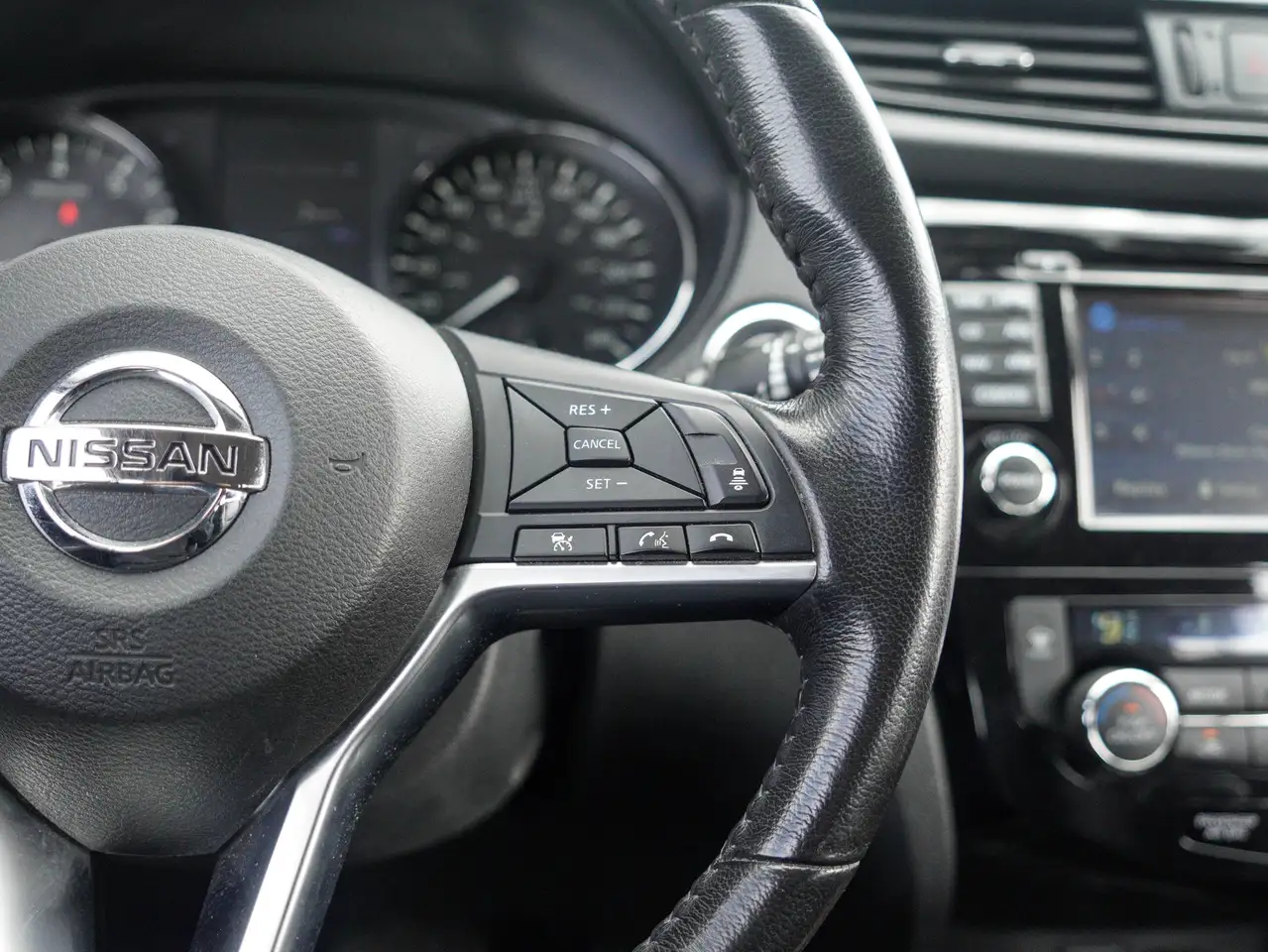 Nissan Qashqai снимка Nissan Qashqai