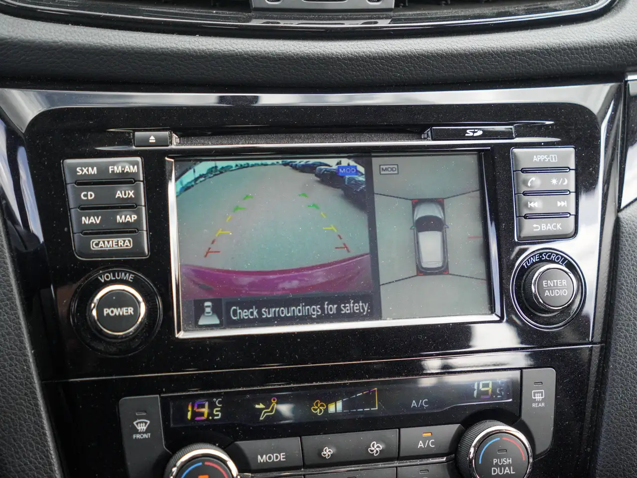 Nissan Qashqai снимка Nissan Qashqai