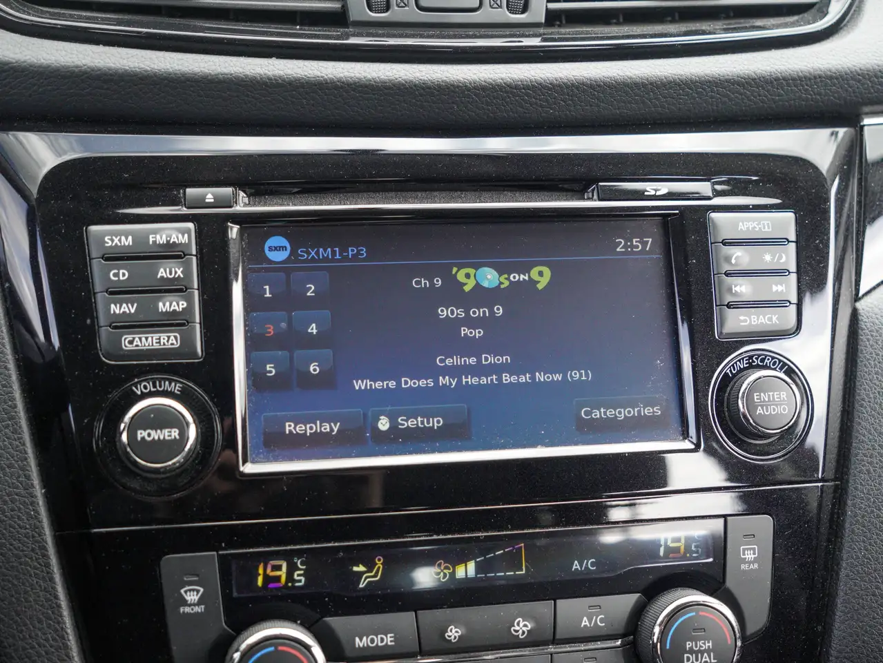 Nissan Qashqai снимка Nissan Qashqai