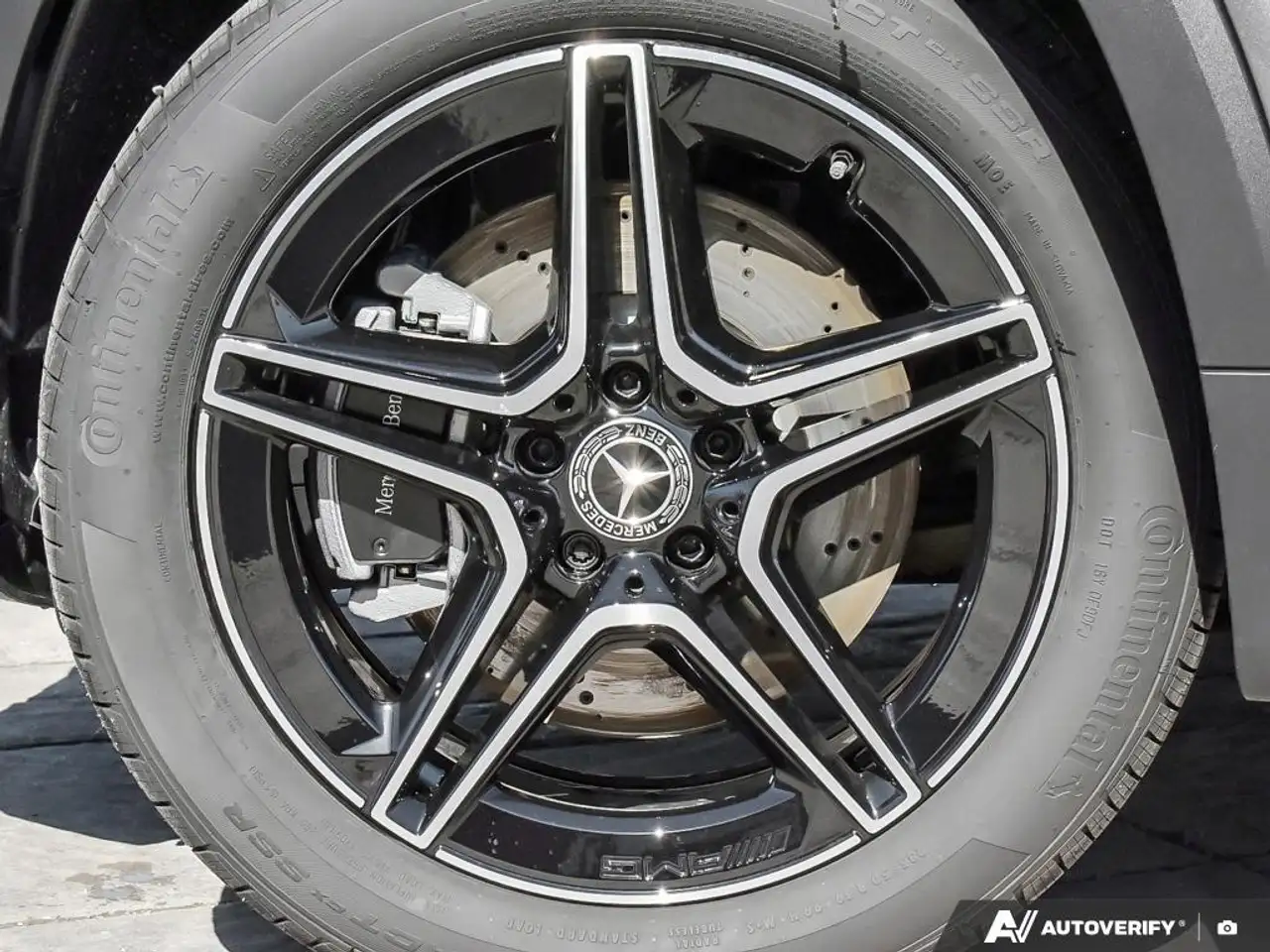 Mercedes-Benz GLB снимка Mercedes-Benz GLB