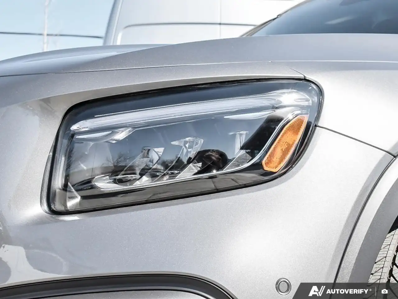 Mercedes-Benz GLB снимка Mercedes-Benz GLB