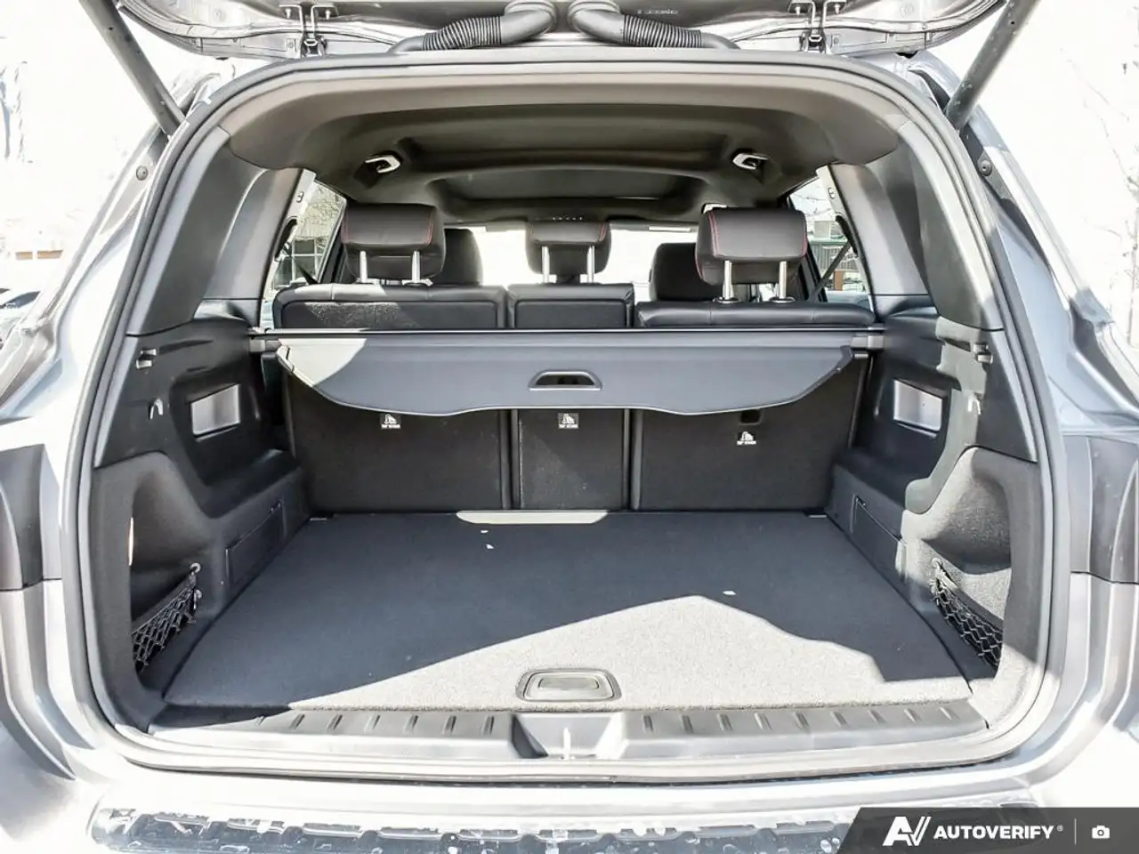 Mercedes-Benz GLB снимка Mercedes-Benz GLB