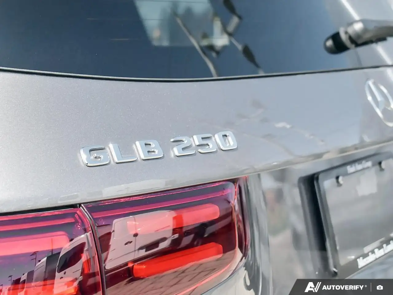 Mercedes-Benz GLB снимка Mercedes-Benz GLB