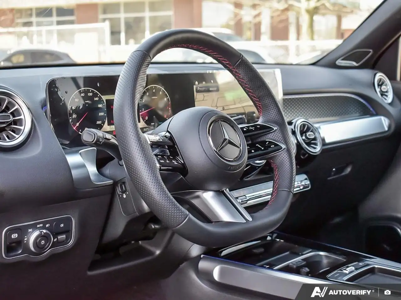 Mercedes-Benz GLB снимка Mercedes-Benz GLB
