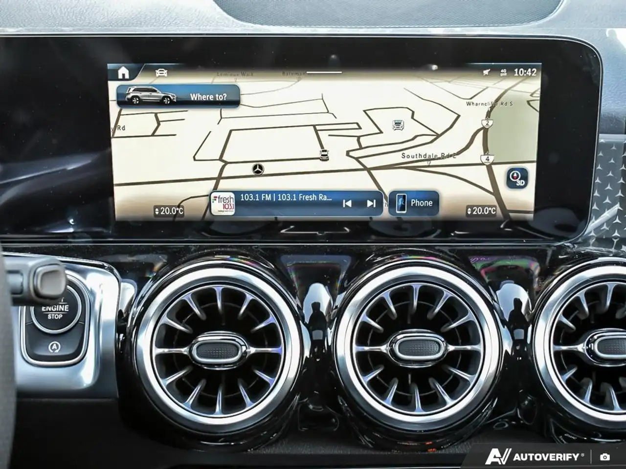 Mercedes-Benz GLB снимка Mercedes-Benz GLB