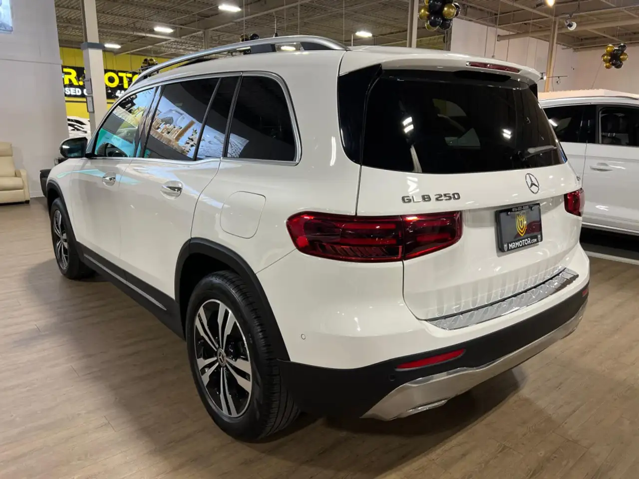 Mercedes-Benz GLB снимка Mercedes-Benz GLB