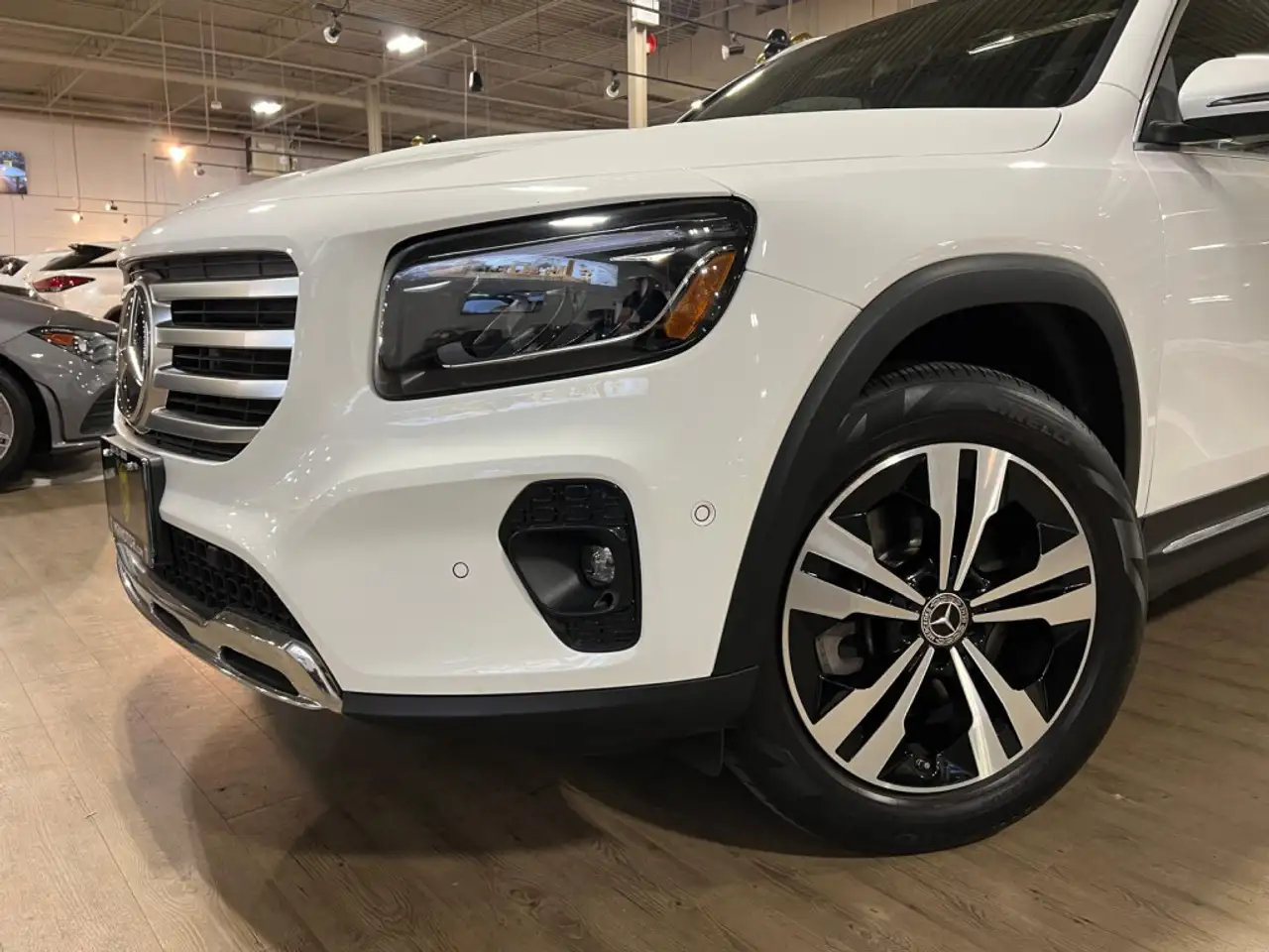 Mercedes-Benz GLB снимка Mercedes-Benz GLB