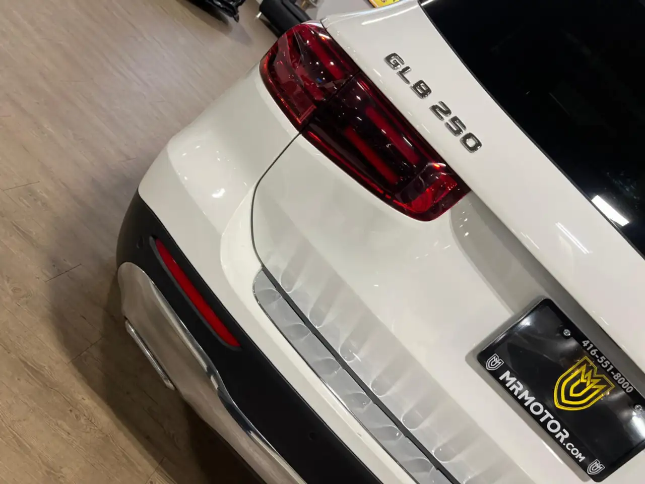 Mercedes-Benz GLB снимка Mercedes-Benz GLB
