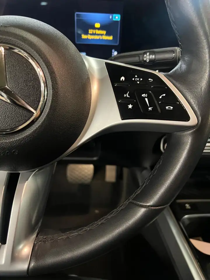 Mercedes-Benz GLB снимка Mercedes-Benz GLB