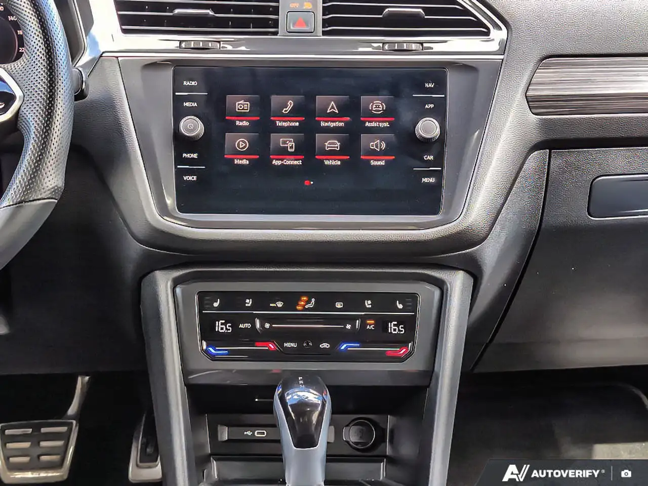 Volkswagen Tiguan снимка Volkswagen Tiguan