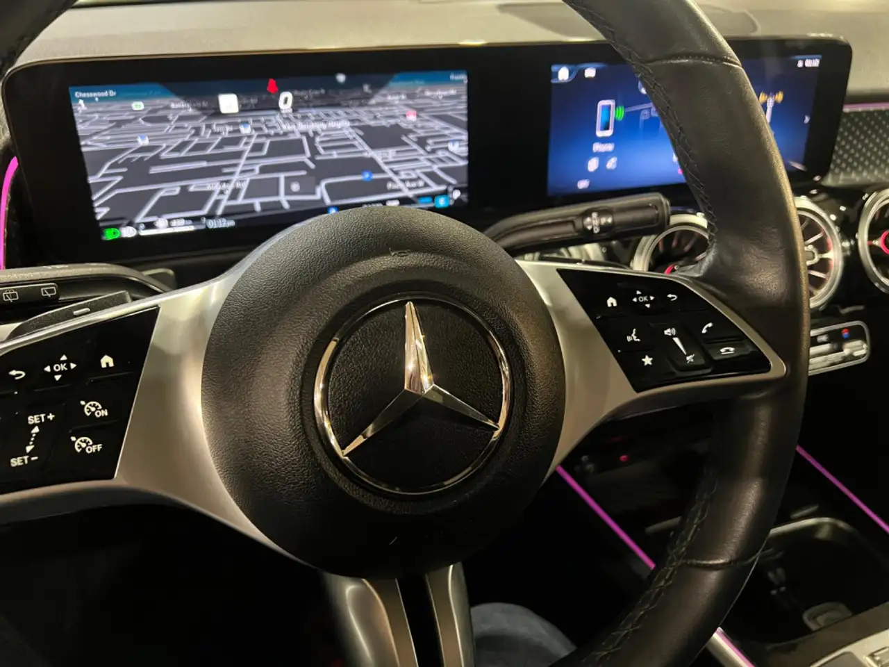 Mercedes-Benz GLB снимка Mercedes-Benz GLB