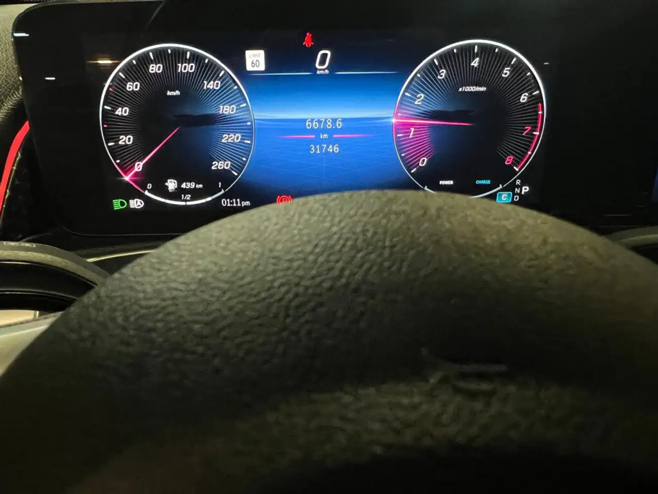 Mercedes-Benz GLB снимка Mercedes-Benz GLB